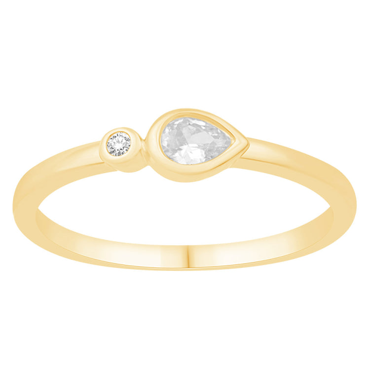 14 KT Pear Shape Shape Yellow Gold Diamond Ring